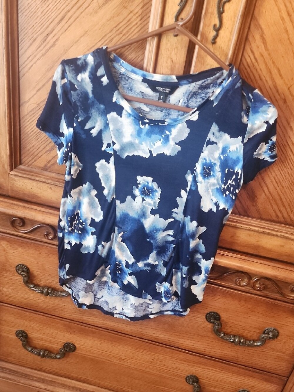 Simply Vera Vera Wang Navy and Blue Floral Short-Sleeve Tee S